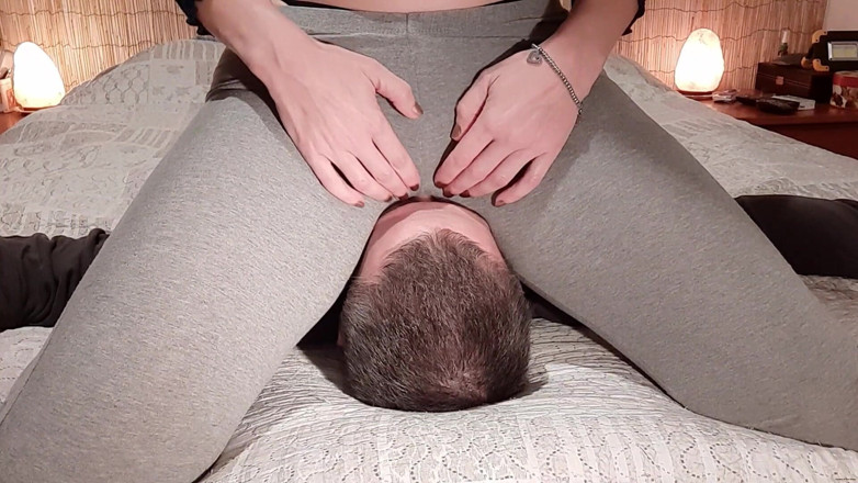 goddess82: Czy jesteś gotowy na duszenie ** ed pod moją mokrą cipką?