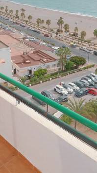Wir verbrachten unseren urlaub in diesem fantastischen Hotel in Spanien und wir haben dieses extreme Balkongesicht gefilmt, ficken sperma auf möpse