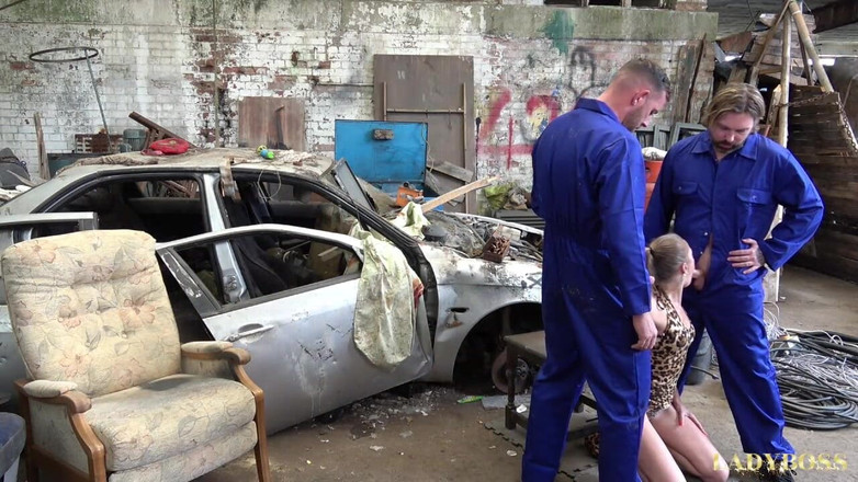April Paisley: Usługi awarii mechaniki podwójnej odbytu