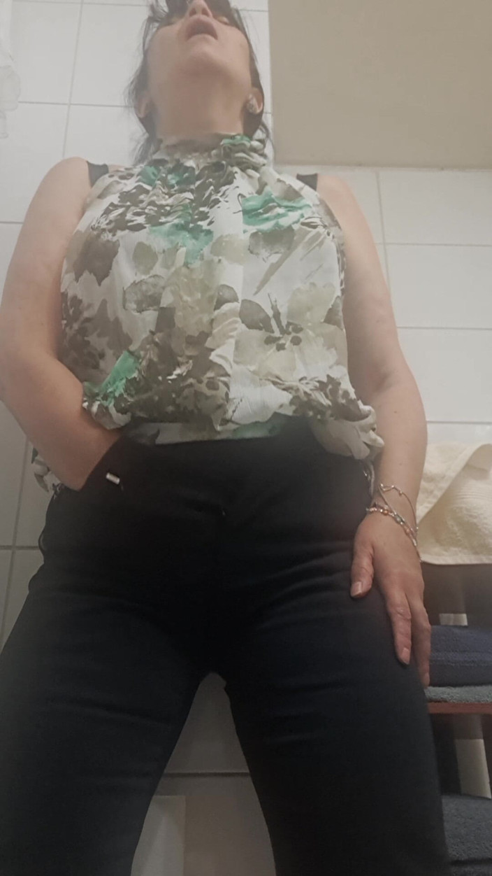 Mommy big hairy pussy: Hot, Very Hairy Stepmom