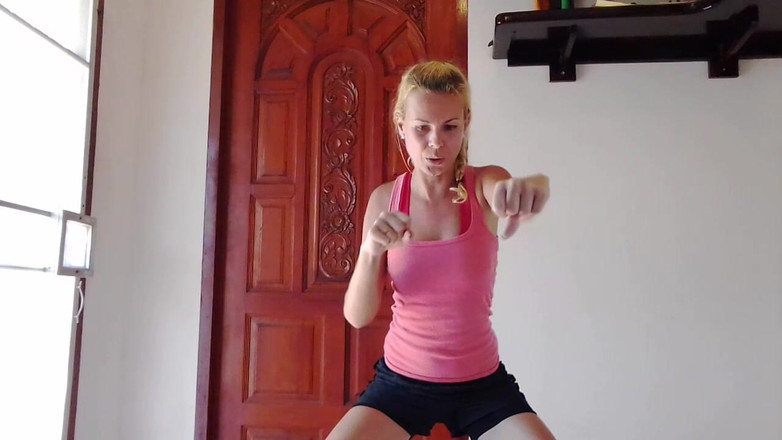 MissAnja_FH: 존나게 땀에 젖은 운동과 춤을 추다