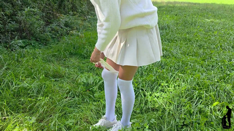 Malou-Nu: He Films Me!! Pee Under Observation