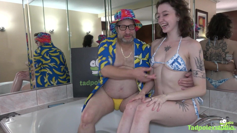 TadpolexStudio: Sunny Daze's Sugar Daddy dostaje ją BBC