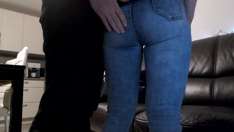 MagicStas: MILF girfriend prstění v džínách a přes kalhotky