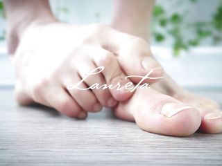 Lanreta: Super primer plano pies y dedos de los pies