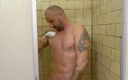 Milk videos: DanyRomania, bonjour je suis Dany avec une vidéo d&amp;#039;une douche...