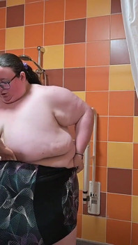 SSBBW se dostane do těsného plavek