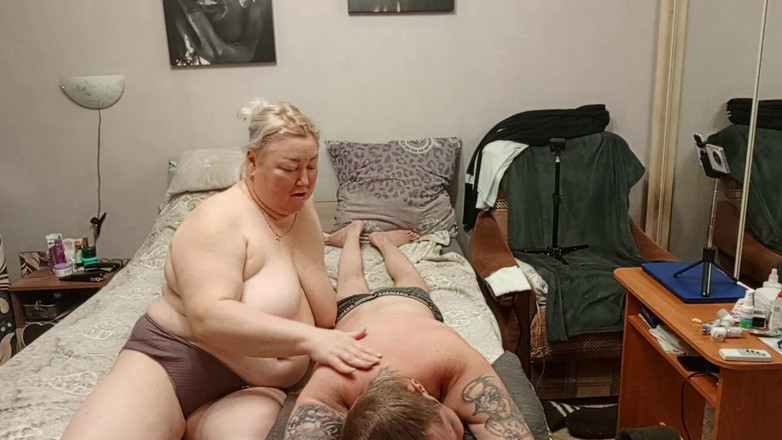 Zona901: Üvey anne masaj yaptı ve döl yutarak sakso çekti