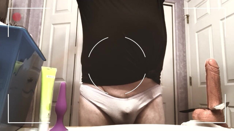 Kinky horny gay bois: Temui joi babi banci yang mengocok dan merasa perlu untuk...