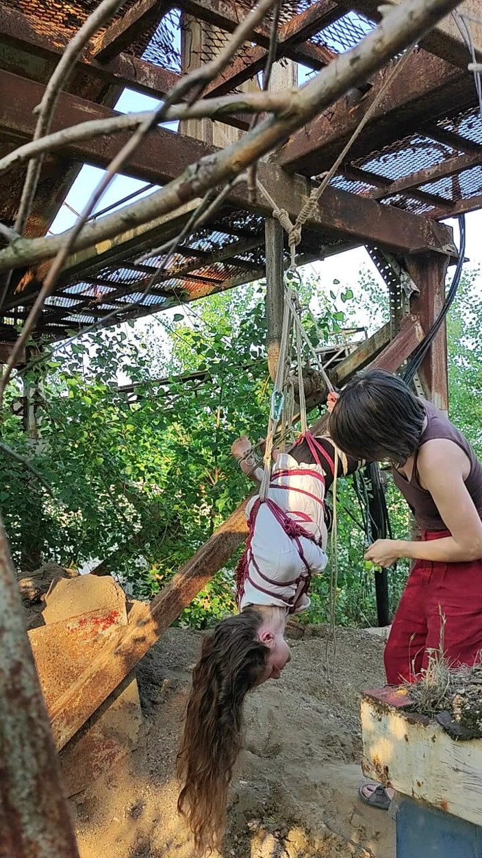 FenekManul: Prințesa Shibari iese afară