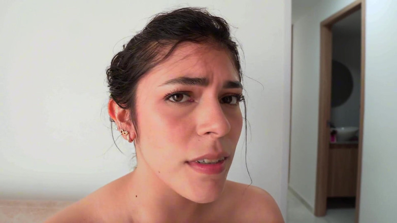 KARINAMILLER: Intima Lesbica Tra Sorellastre Finisce per Essere Scoperta, Ardente Esplorazione...