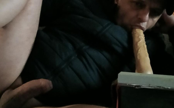 Give me hard: Šukej moji šukací díru hladovou po mrdce