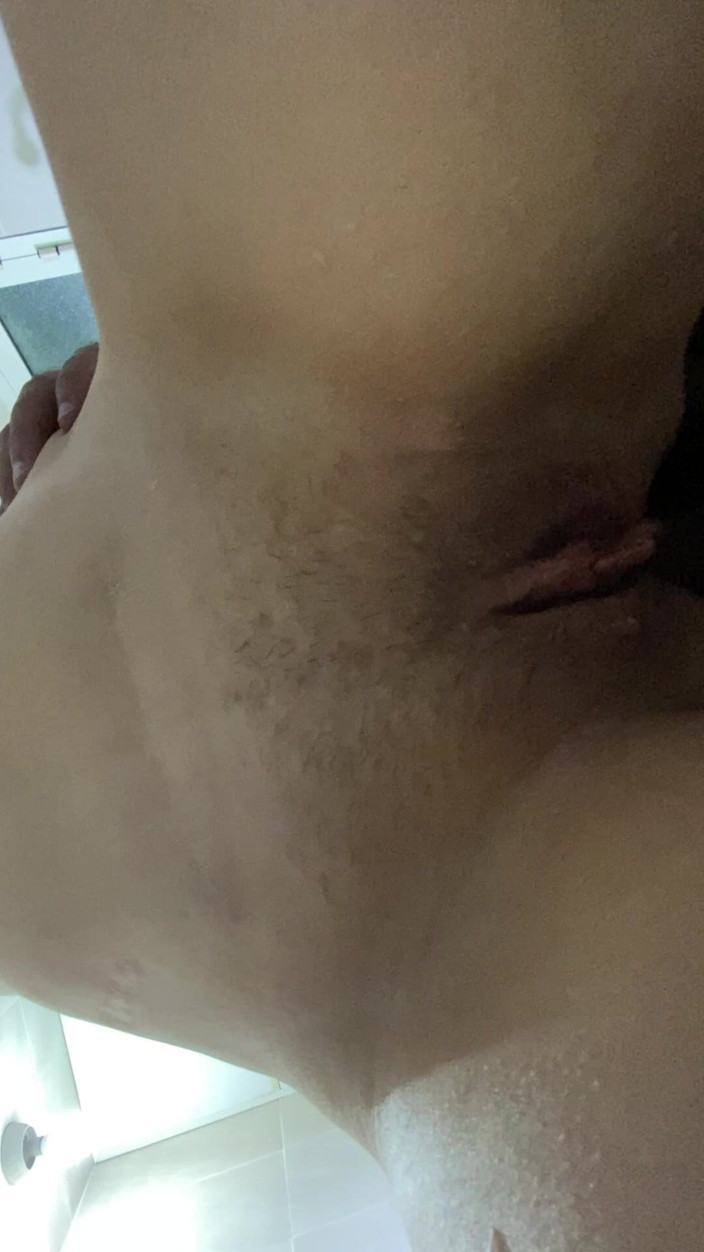 Jollyfuckingoldman: 今夜の寝室でのいたずらなサプライズ