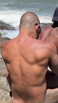 Erwischt Beim Ficken Am Öffentlichen Strand, Großer Fetter, Unbeschnittener Schwanz Besamt Muskelarsch