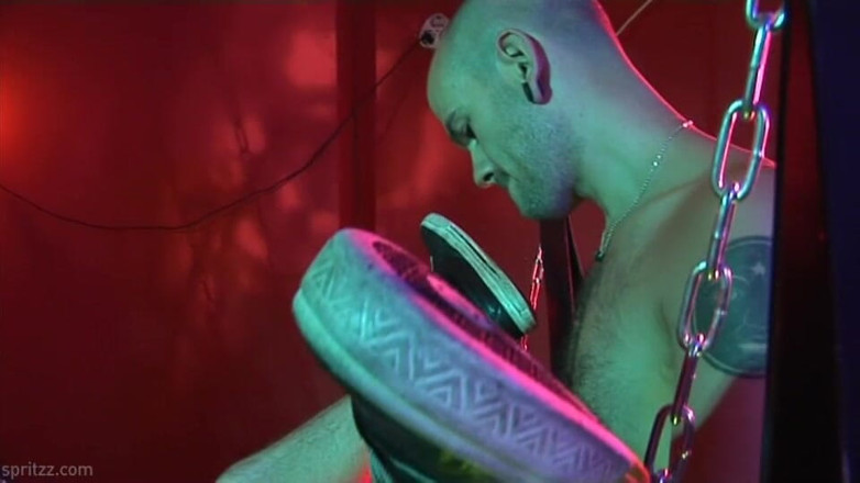 Spritzz: Darkroom Slingfuck