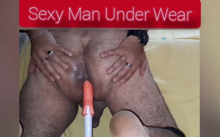 Sexy man underwear: Mi diverto con un dildo e il mio perizoma sexy