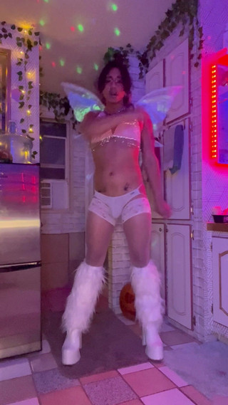 TSJade95: Poison Strip azdırma dansı