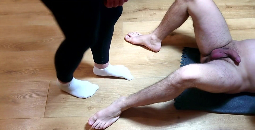 Mistress Redix: 14 minuti di gioco con le palle molto duro!