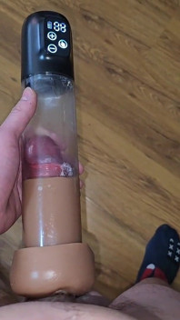 Dopo L'orgasmo - Pompino Il Mio Cazzo in Una Pompa Del Vuoto Riempita Di Sperma