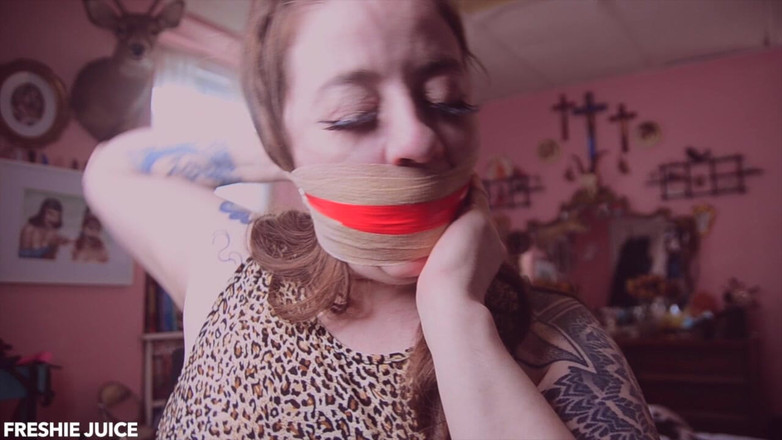 Freshie juice: Teyp ağzı tıkalı konuşma panik