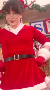 Trans Stepmother Prepares the Christmas Sissy Gangbang