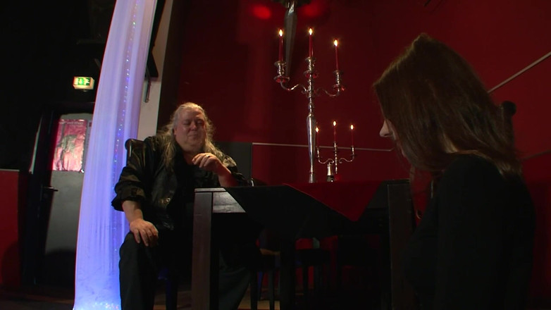 German BDSM MMV: Troia Rossa BDSM Sditalinata All'aperto E in Casa