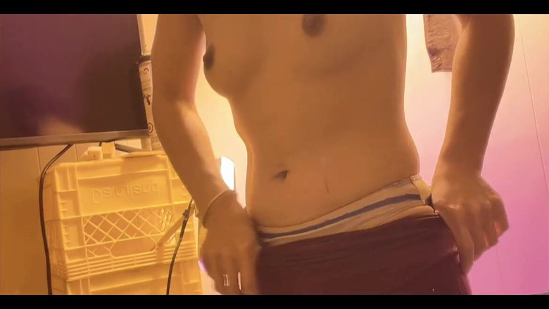 sweethanajapanese: Сексуальна японська пизда маленької милої дівчини в кімнаті одна