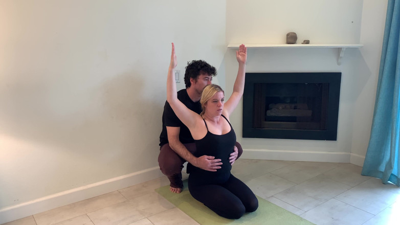 Erin Electra: Fiul vitreg o ajută pe mama vitregă cu yoga și îi întinde pizda