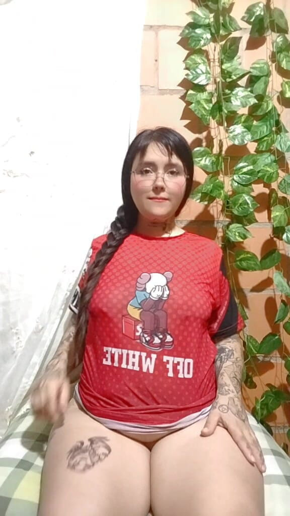 Dalyla: मोटी हसीना तब तक सहलाती है जब तक वह नहीं आती