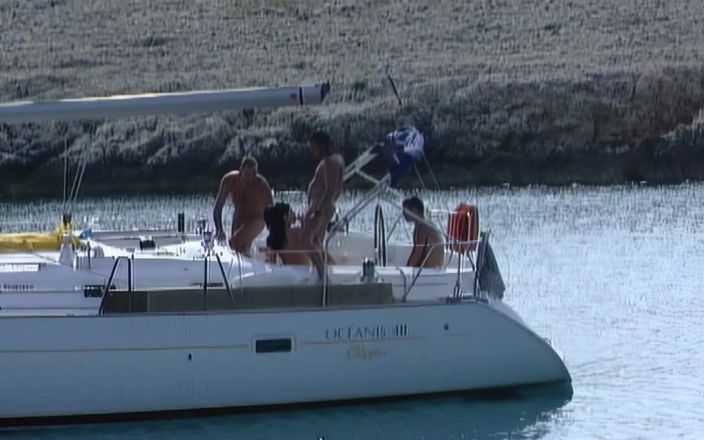 Lesbians and Masturbation: Excesos en la película especial de Women's Island