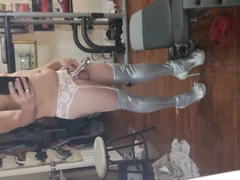 自作ポルノグラファーパート50。ディックストレッチャーはシルクの靴下ではありません。私のボールはぶら下がって、ミルクを求めて揺れます。パートモア2