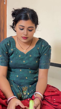 Yeni evli ateşli Bhabhi'yi mutfakta yalnızken beceriyorum Xxxx, Hint desi Hindi sesli seks hikayesi Devar bhabhi sikişmesi