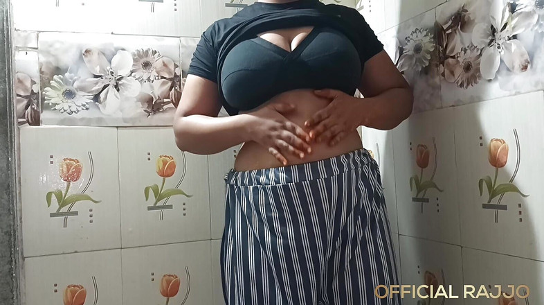 Alu Rajjo: Aku lagi asik fingering memekku sendirian