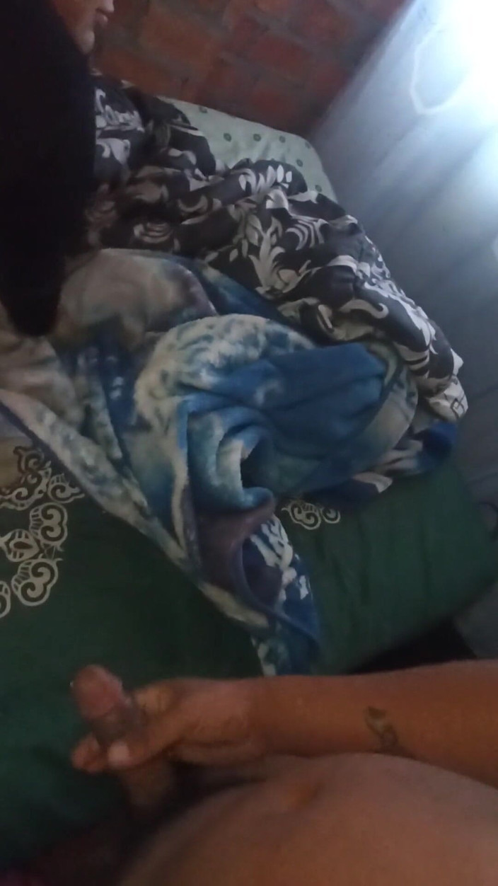 E-Alfa: Facebook上的大屁股热门视频