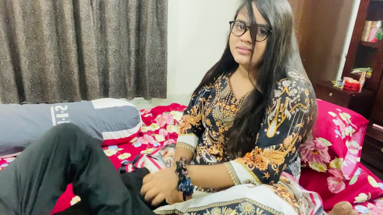 Nadiyaxxx02: Married Older Stepsister Gets Fucked by Younger Stepbrother and Her...