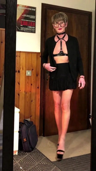 Elegancka Dama Chodzi Na Wysokich Obcasach