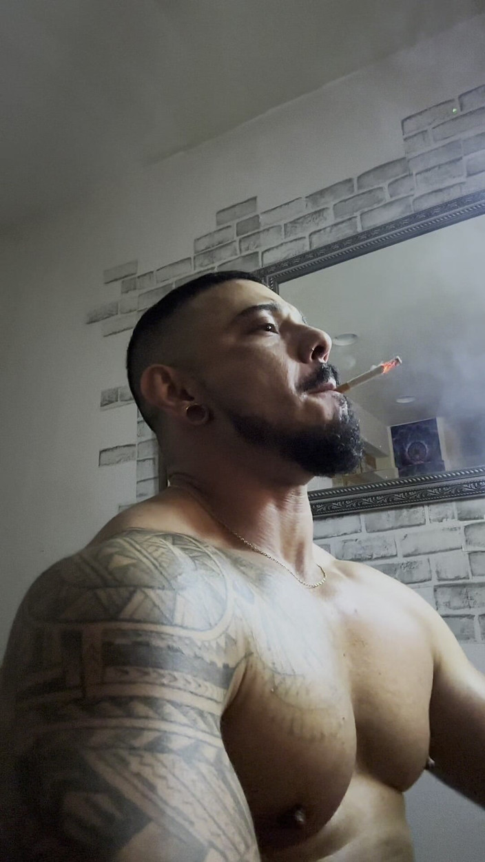 Reds and Muscles: Před spaním