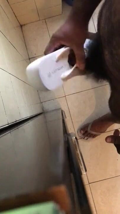 Sexy sereppu: Ayakkabıyla mastürbasyon