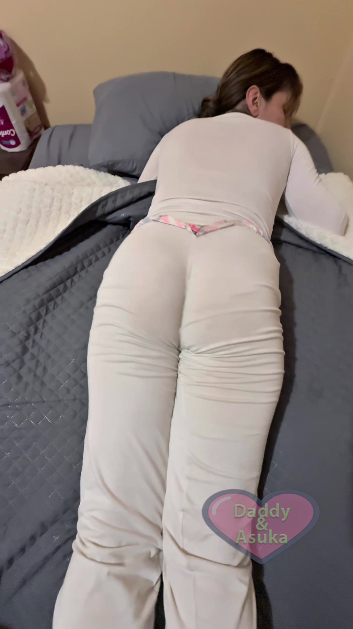 Daddy and Asuka: 第一人称视角被口交，然后在她丰满的屁股里做爱并射精