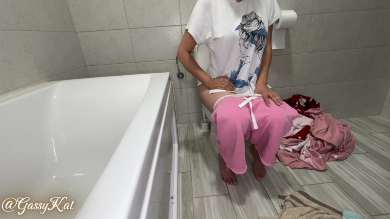 GassyKat: The Daily Toilet Episode 29