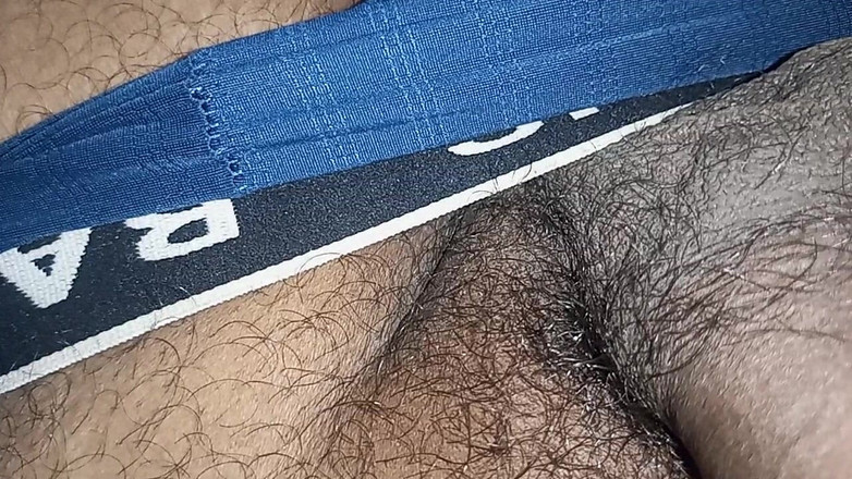 Sweet Indian cock: Kayınbiraderi benimle amcığını parmaklıyor ve göğüslerini emiyor