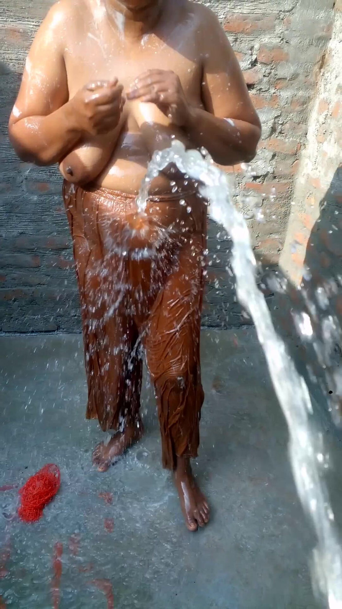 Sadia vabi: Sadia Vabi thật đẹp. Âm hộ của anh ấy thật gợi cảm