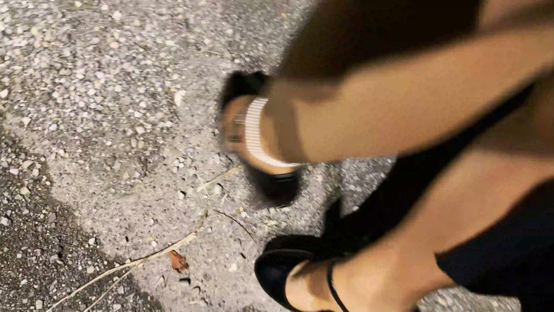 Loreleyadd: Я в колготках Wolford на вулиці