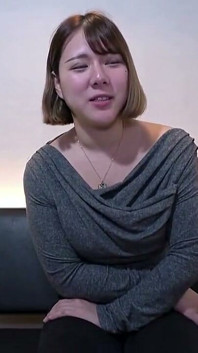 Cycata gospodyni w seksownej bieliźnie - surowy seks z mokrym wykończeniem creampie