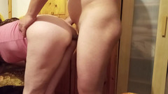 Winonna8: 엉덩이에 사정해야 하는 미시 엄마