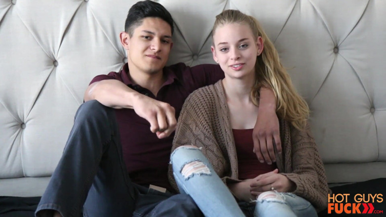 Hot Guys Fuck: Oude vrienden Davis Black en Sarah Sunday eindelijk
