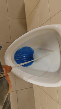 Mix de spermă cu pișare, mix de spermă cu mâinile goale