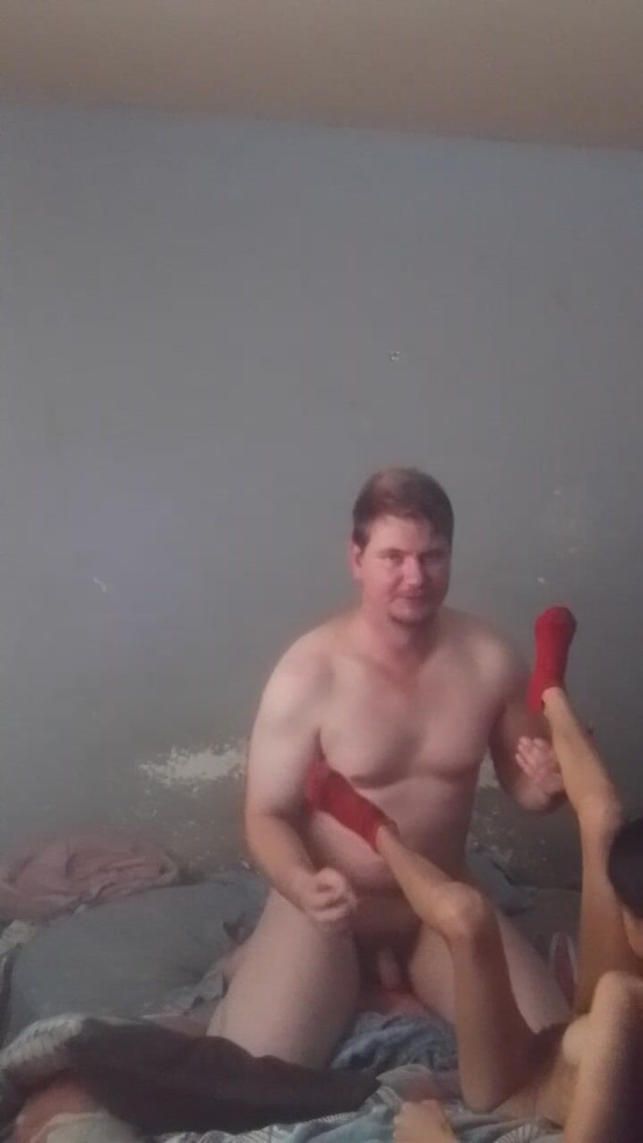 hothouse18xxx: Stařík jí kundičku 18leté drobné teenagerky a dostane honění