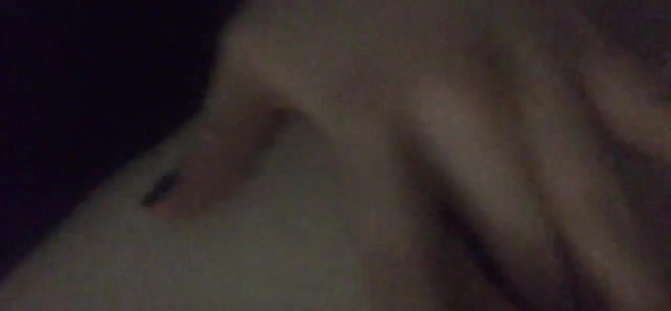 Hunnybrat: Bermain dengan pepek saya yang cantik dicukur