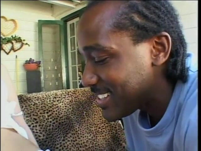 First Black Sexperience: Safada loira linda Rebecca Starr gosta de ser deixada com âncora...